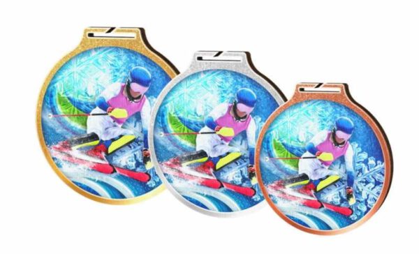 Medaille Skiën slalom, 3 stuks met aan iedere kant een skiër en snowboarder.